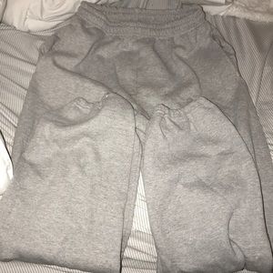 gray gildan sweatpants